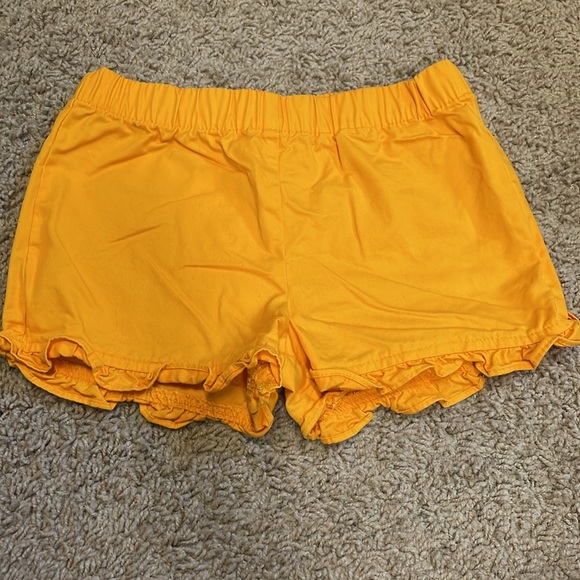 Carter’s 2pc set tank & shorts - Picture 2 of 8